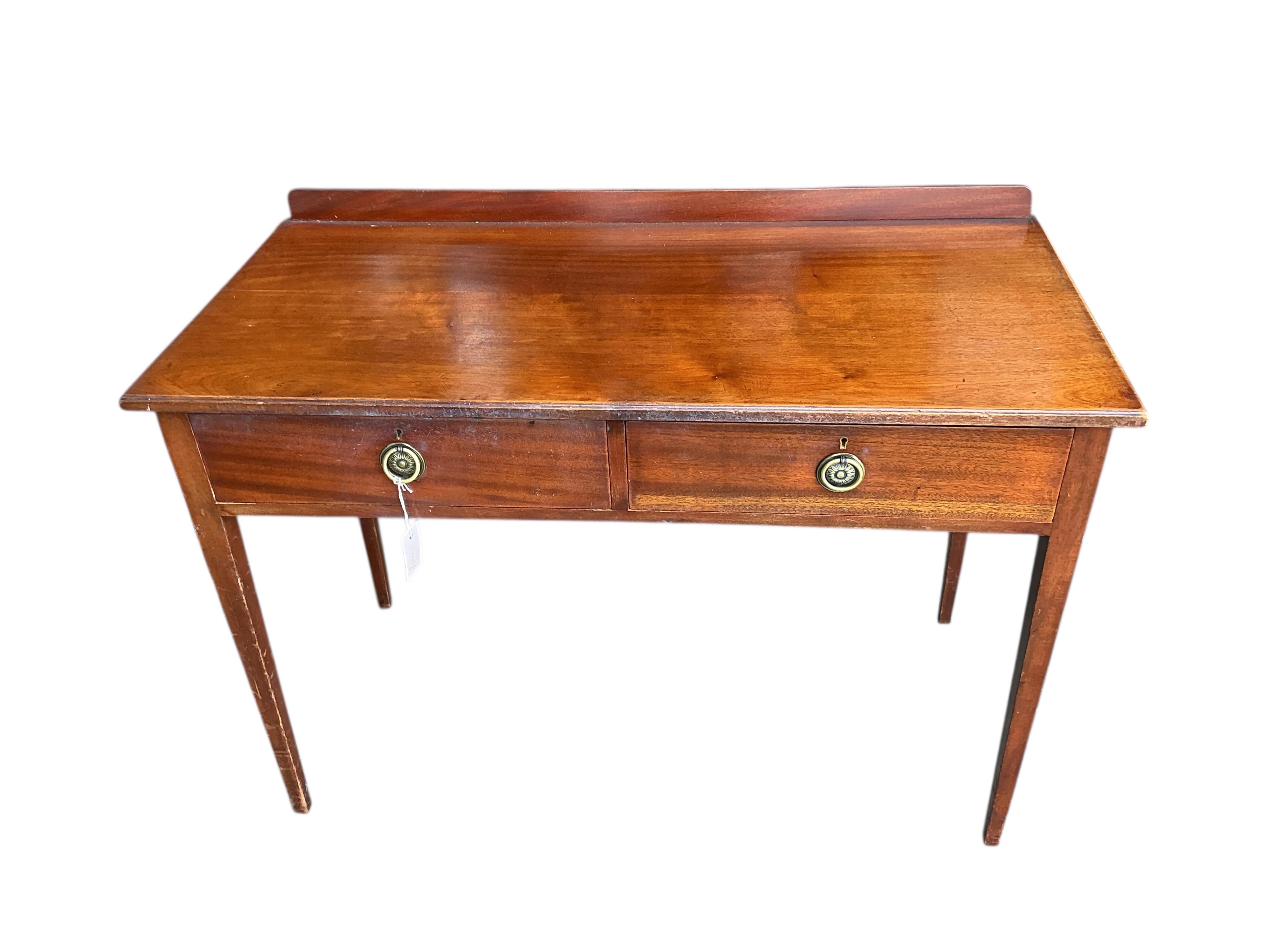 An Edwardian mahogany side table, width 106cm, depth 50cm, height 78cm